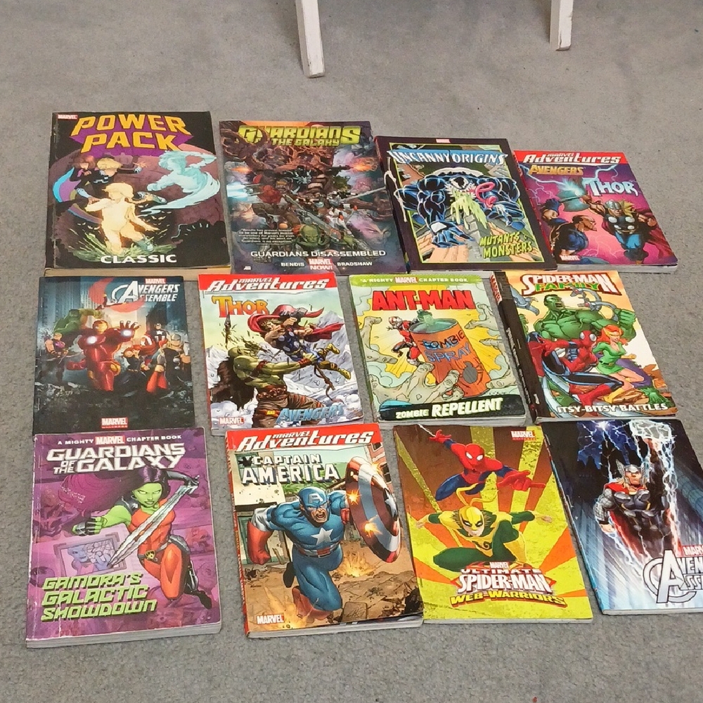 Marvel Graphic Comic Books Bundle Sale